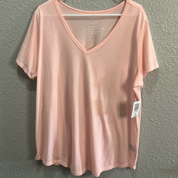 torrid Tops - Torrid Girlfriend Jersey VNeck Tee size 2 NWT Classic Fit
